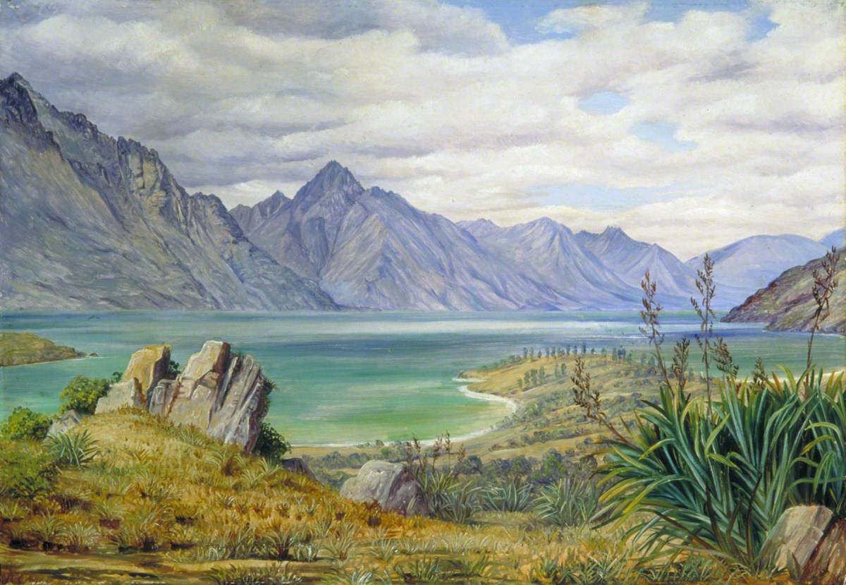 Figura 50 - No primeiro plano, Phormium tenax (linho-da-Nova-Zelândia) sobre substrato de xisto metamórfico. Ao fundo, as escarpas glacialmente modeladas do Lago Wakatipu, durante a Glaciação Otira.